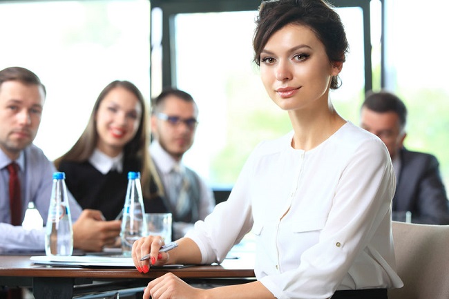 Tuổi trẻ phải chăm chỉ làm việc để kiếm tiền còn chữa bệnh