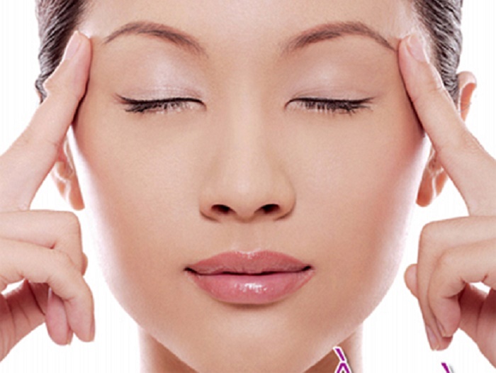 Xoa mắt hay massage mắt là một phương pháp tốt giúp cải thiện tình trạng cận thị ở người bệnh
