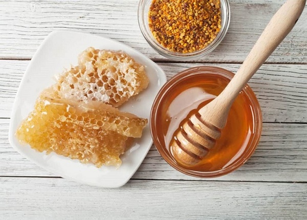 Trong mật ong có chữa nhiều dưỡng chất đem lại tác dụng chữa trào ngược dạ dày hiệu quả