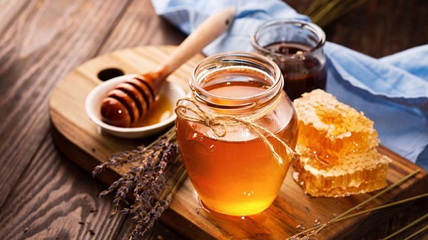 Mật ong vị ngọt, tính bình chứa nhiều chất dinh dưỡng tốt cho người đang gặp tình trạng rối loạn cương dương