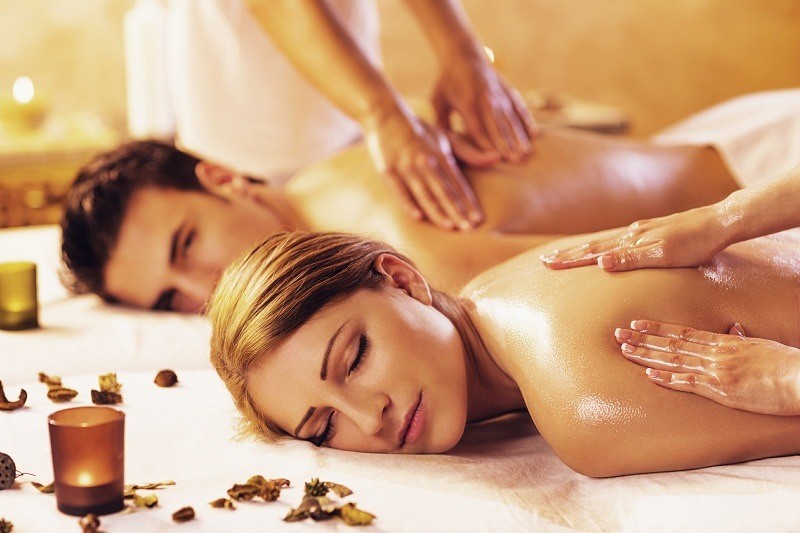 Tinh dầu massage body - Phương pháp làm đẹp đích thực